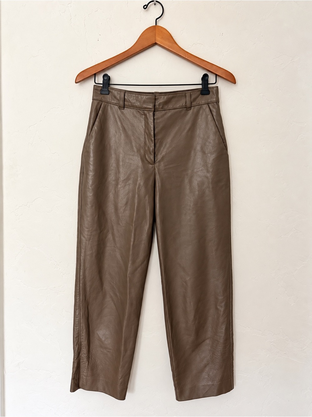 Aritzia Babaton Command Vegan Leather Pants Brown Size 4